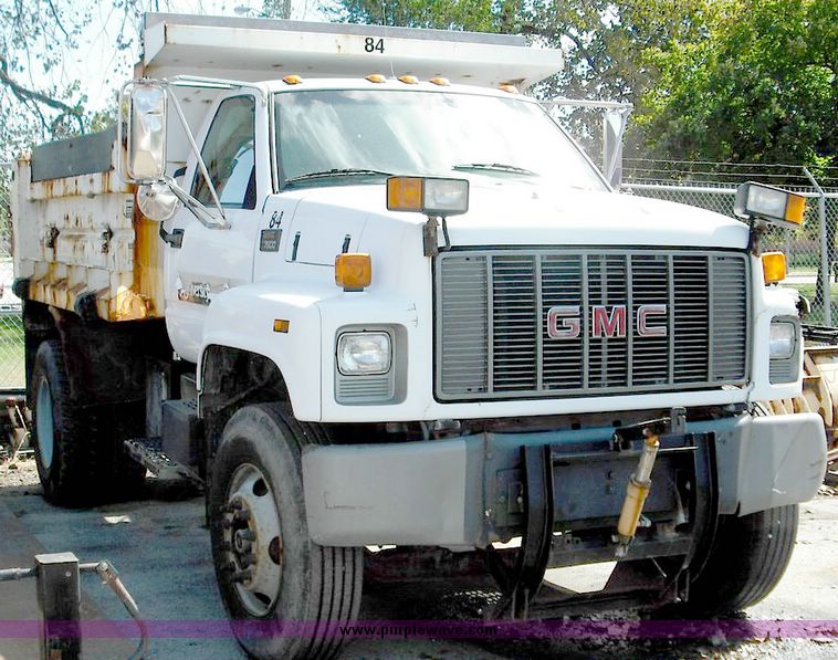image for item 3826 2000 GMC C7500 dump truck with plow and spreader controls