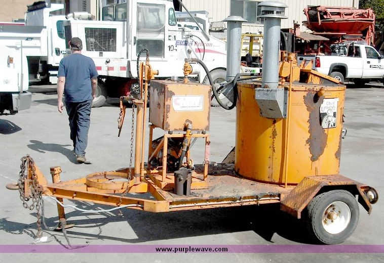 image for item 3828 1995 Berry BM-60 crack sealer with tar kettle