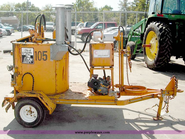 image for item 3828 1995 Berry BM-60 crack sealer with tar kettle