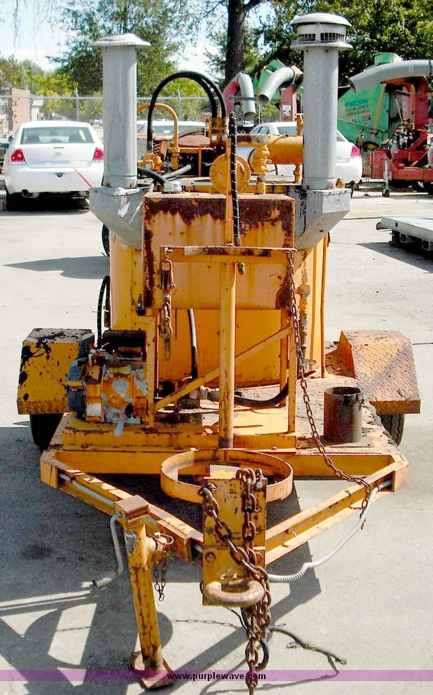 image for item 3828 1995 Berry BM-60 crack sealer with tar kettle