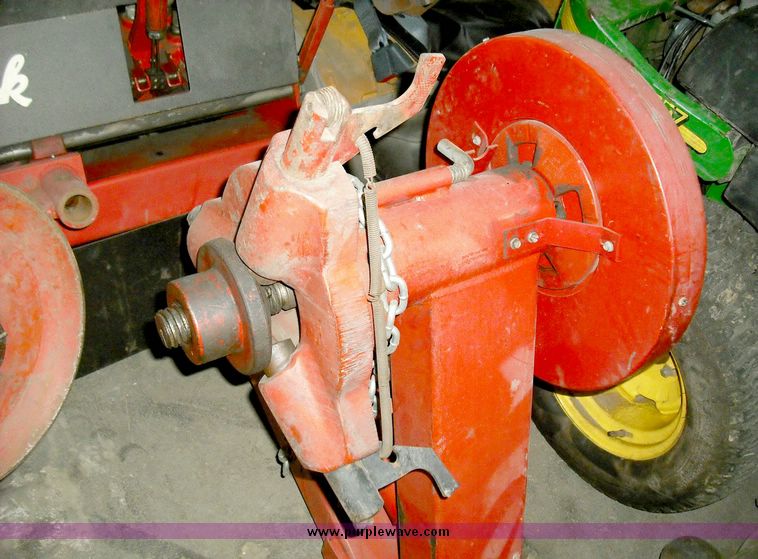 image for item 3834 Branick truck tire changer