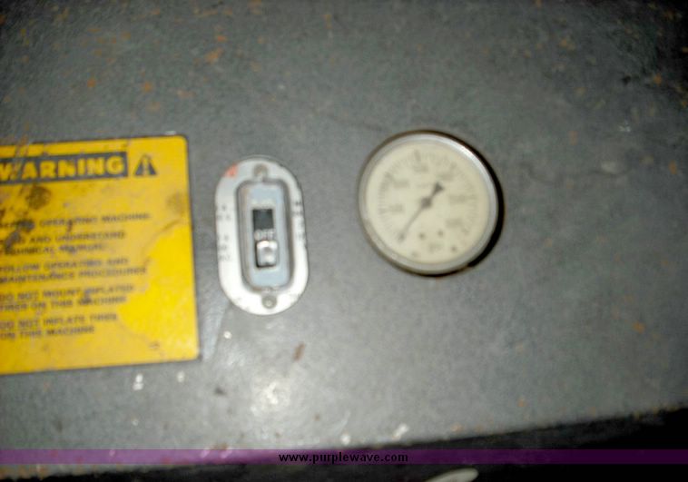 image for item 3834 Branick truck tire changer