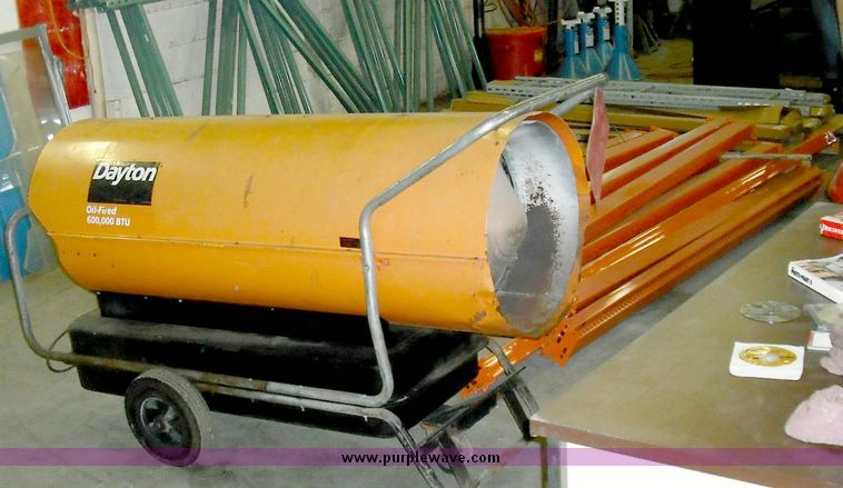 image for item 3839 Portable kerosene/diesel 600,000 BTU heater