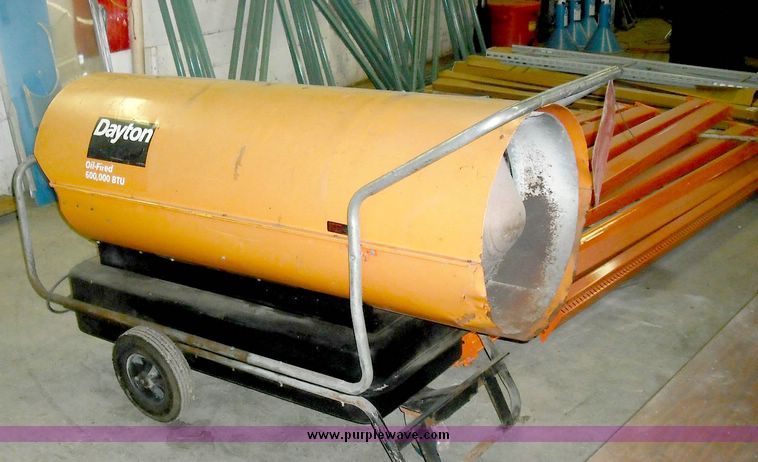 image for item 3839 Portable kerosene/diesel 600,000 BTU heater