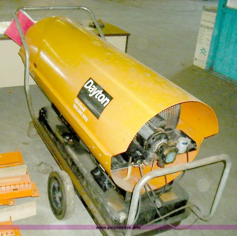 image for item 3839 Portable kerosene/diesel 600,000 BTU heater