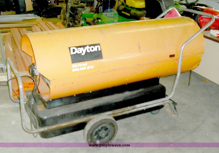 image for item 3839 Portable kerosene/diesel 600,000 BTU heater