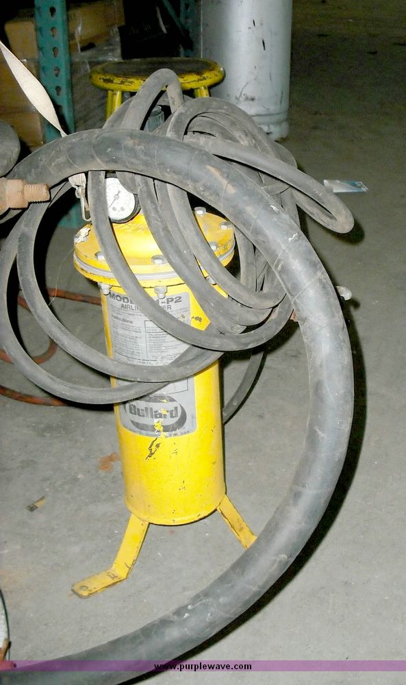 image for item 3871 Sand blaster with pressure pot and breathing filter