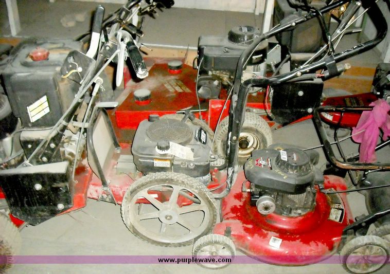 image for item 3877 Troy-Bilt 22" 6hp line trimmer