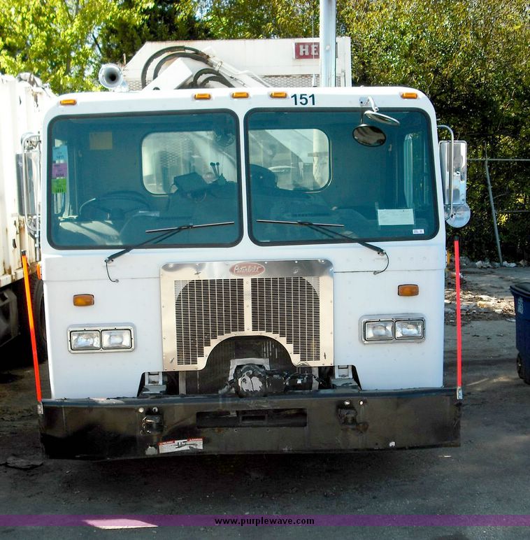 image for item 3882 2000 Peterbilt 320 refuse truck