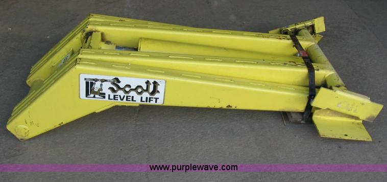 image for item 1801 Scott LL-800DH drop hinge hoist