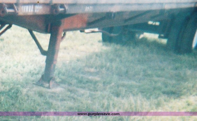 image for item 2500 1976 Hobb 42' flat bed semi trailer
