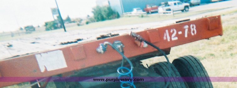 image for item 2500 1976 Hobb 42' flat bed semi trailer