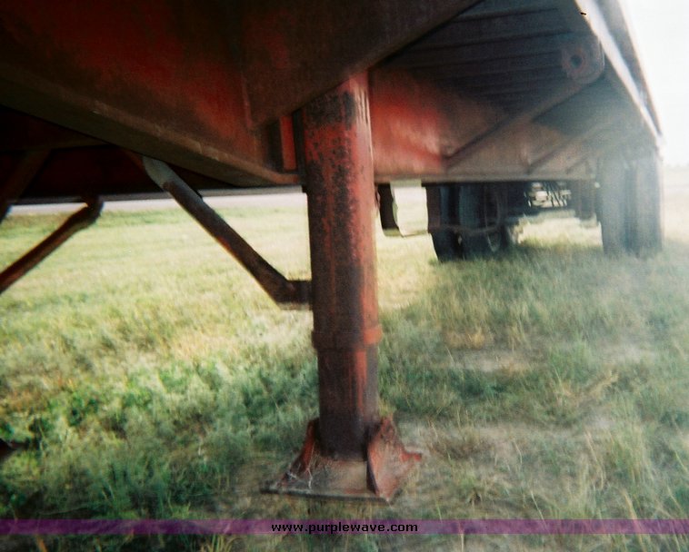 image for item 2500 1976 Hobb 42' flat bed semi trailer