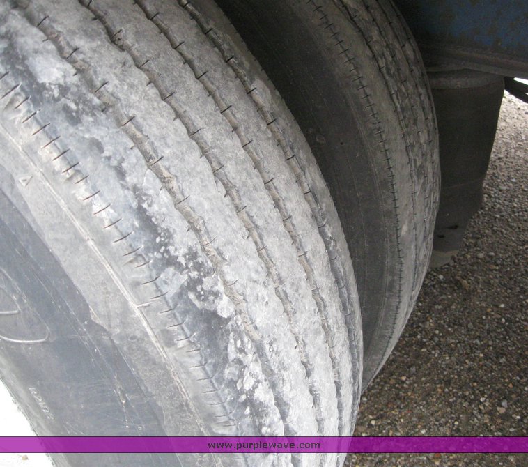 image for item 6778 1995 Talbert TWD-30-SPG-T1 48' drop deck trailer