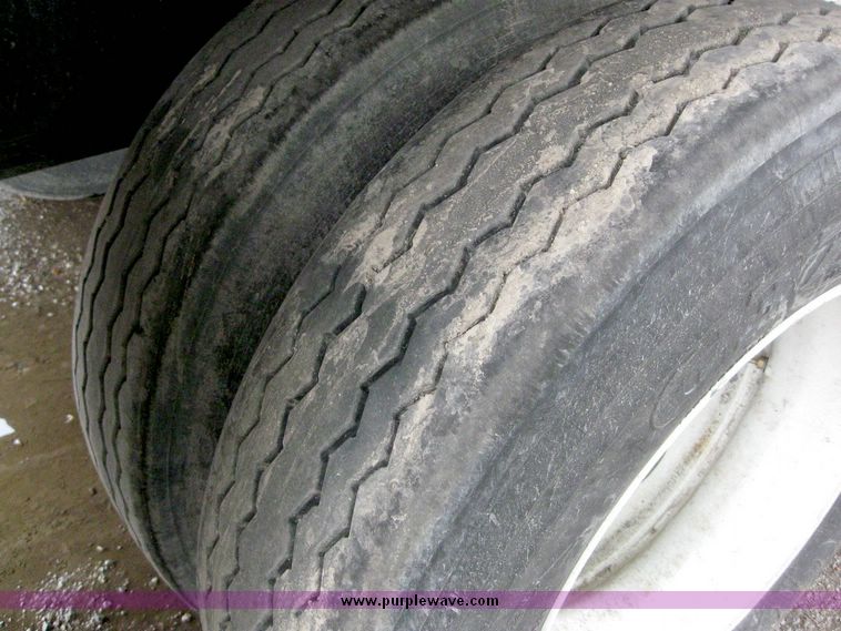 image for item 6779 2001 Transcraft Eagle W2 53'x102