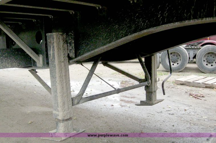 image for item 6779 2001 Transcraft Eagle W2 53'x102