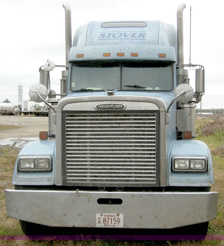 image for item 6780 2000 Freightliner Conventional FLD120 semi truck
