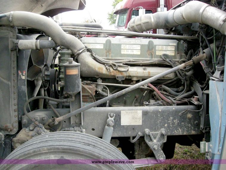 image for item 6780 2000 Freightliner Conventional FLD120 semi truck