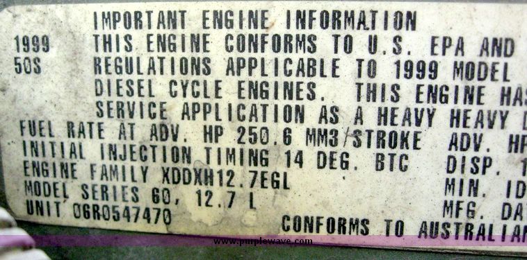 image for item 6780 2000 Freightliner Conventional FLD120 semi truck