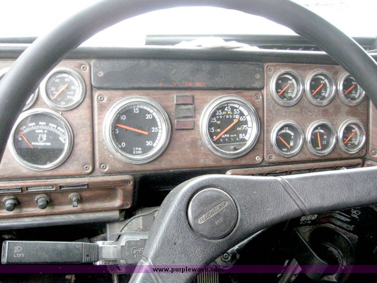 image for item 6780 2000 Freightliner Conventional FLD120 semi truck