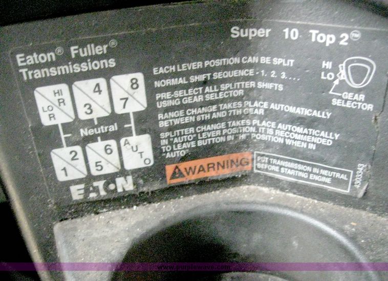 image for item 6780 2000 Freightliner Conventional FLD120 semi truck