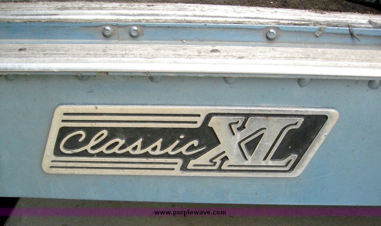 image for item 6780 2000 Freightliner Conventional FLD120 semi truck