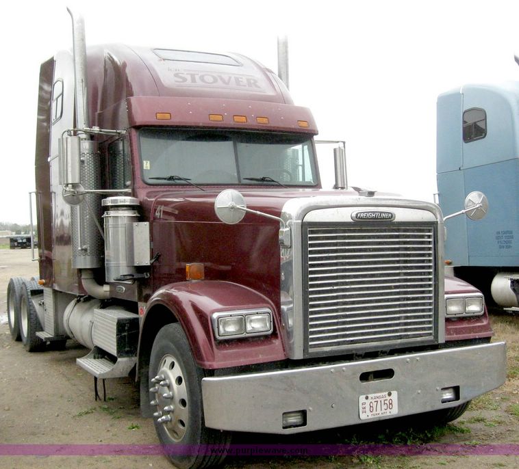 image for item 6781 2000 Freightliner Conventional FLD120 semi truck