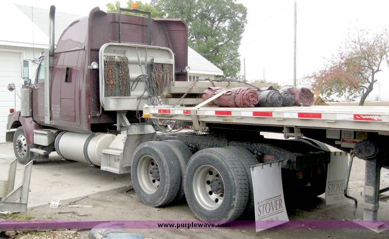 image for item 6783 2006 Western Star semi truck