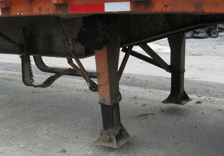 image for item 6788 1987 48' flatbed semi trailer