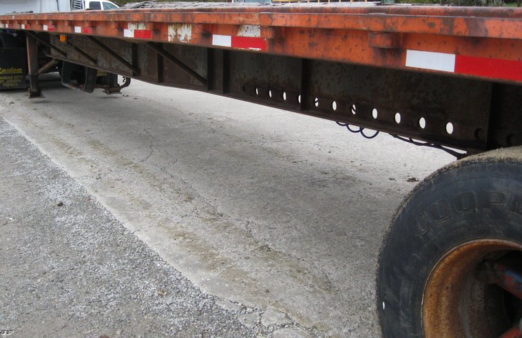 image for item 6788 1987 48' flatbed semi trailer