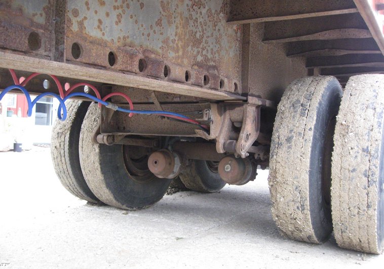 image for item 6788 1987 48' flatbed semi trailer