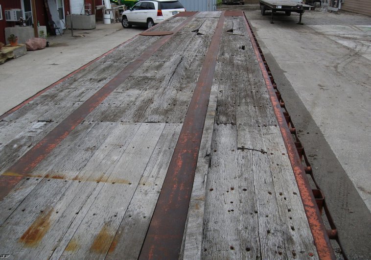 image for item 6788 1987 48' flatbed semi trailer