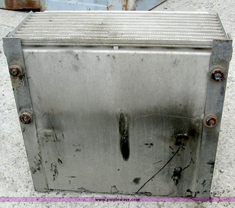 image for item 6790 Merrit saddle box