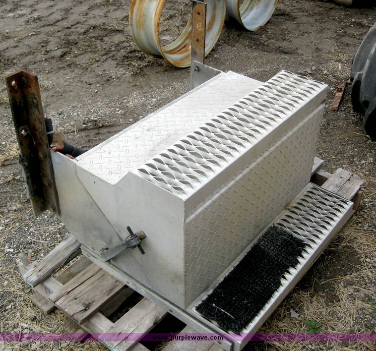 image for item 6799 Aluminum battery box