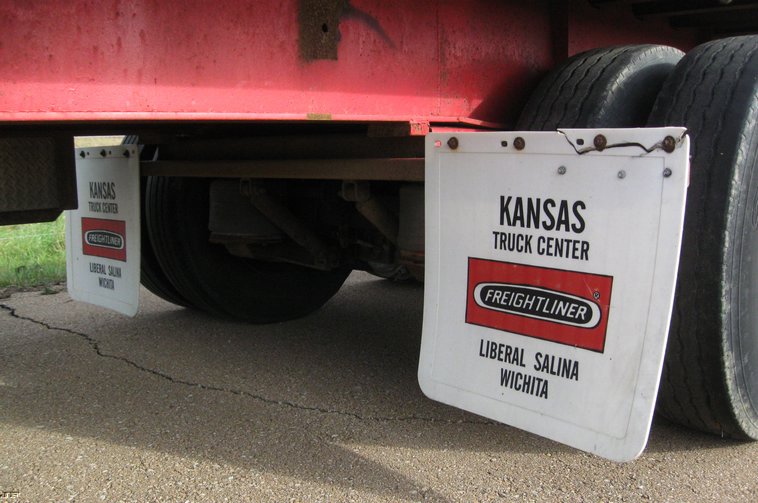 image for item 8014 1989 Fontaine 53' flatbed semi trailer