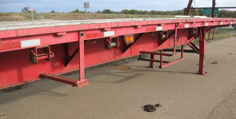 image for item 8014 1989 Fontaine 53' flatbed semi trailer