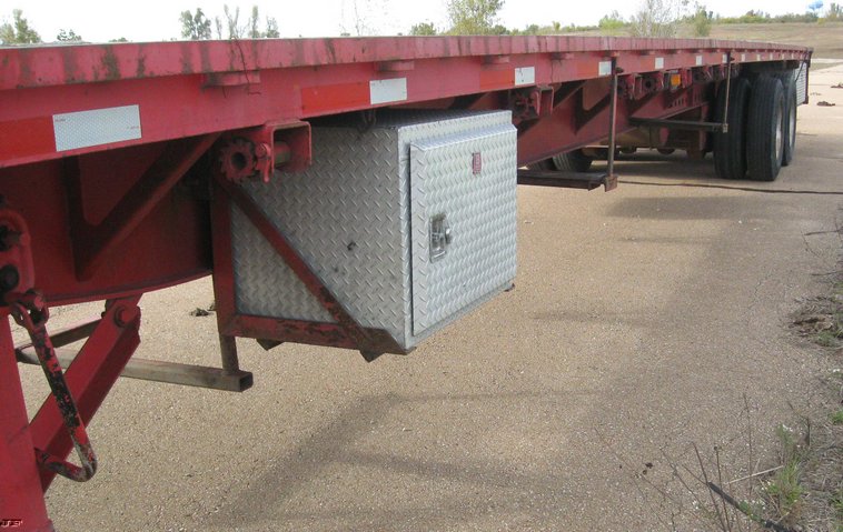 image for item 8014 1989 Fontaine 53' flatbed semi trailer
