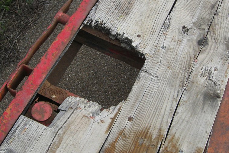 image for item 8014 1989 Fontaine 53' flatbed semi trailer