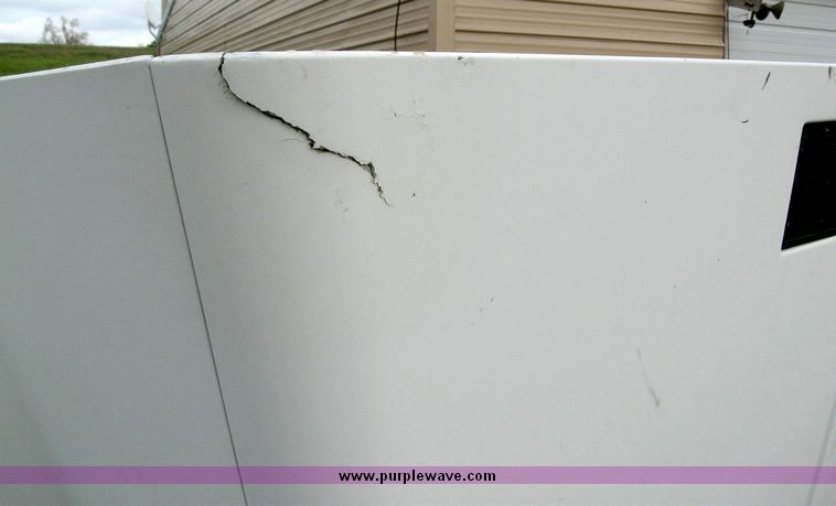 image for item 8623 1995 White GMC truck hood