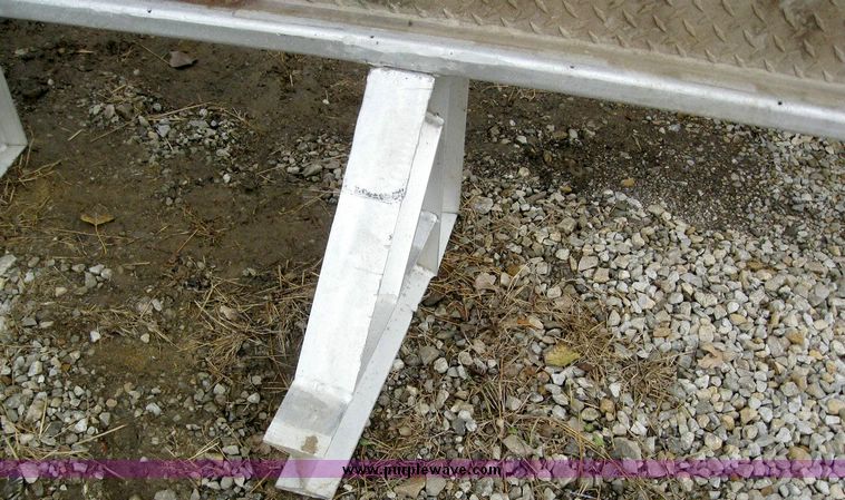 image for item 8624 Merritt semi headache rack