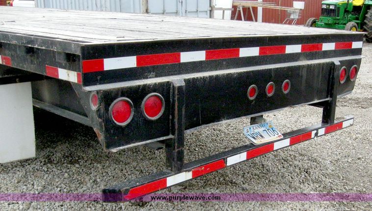 image for item 8626 2003 Neville Built flatbed semi trailer