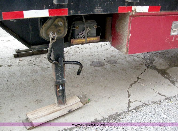 image for item 8626 2003 Neville Built flatbed semi trailer