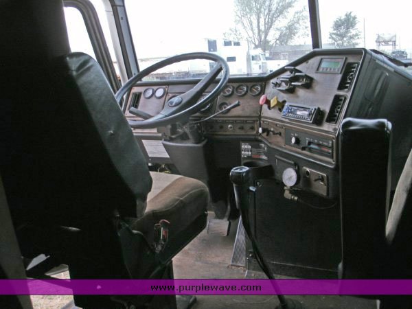 image for item 8821 1995 Freightliner FLD 120 truck