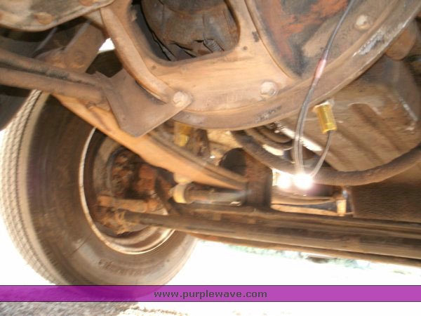 image for item 8821 1995 Freightliner FLD 120 truck