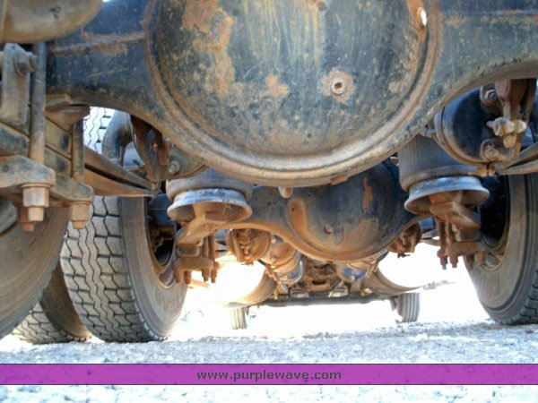 image for item 8821 1995 Freightliner FLD 120 truck