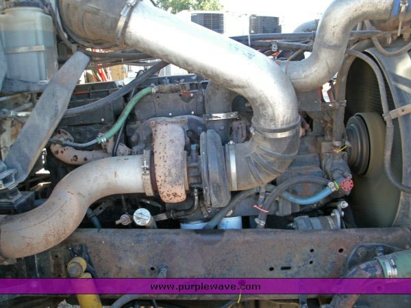 image for item 8821 1995 Freightliner FLD 120 truck