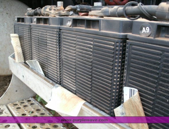 image for item 8821 1995 Freightliner FLD 120 truck