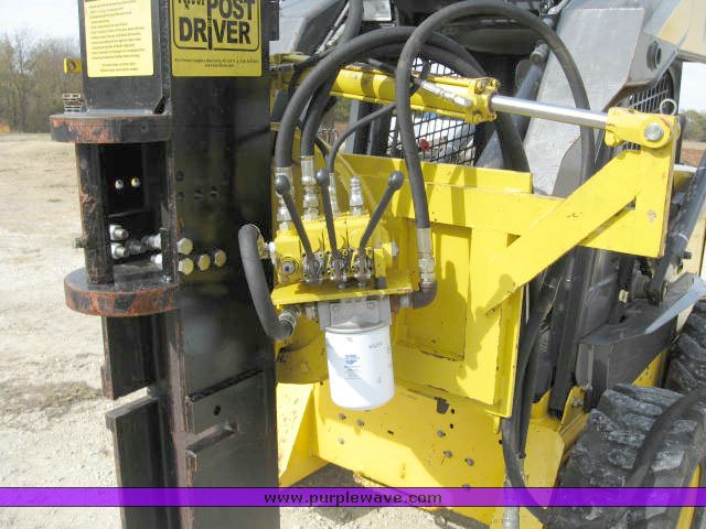 image for item 1500 2007 Kiwi hydraulic post driver