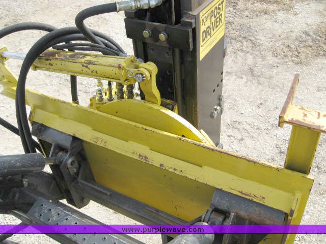 image for item 1500 2007 Kiwi hydraulic post driver