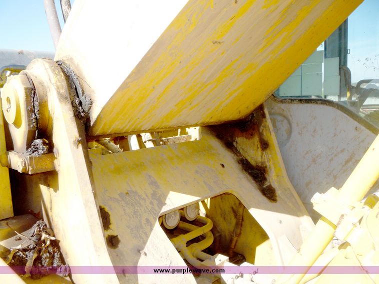 image for item 2095 2002 Kobelco SK480LC excavator